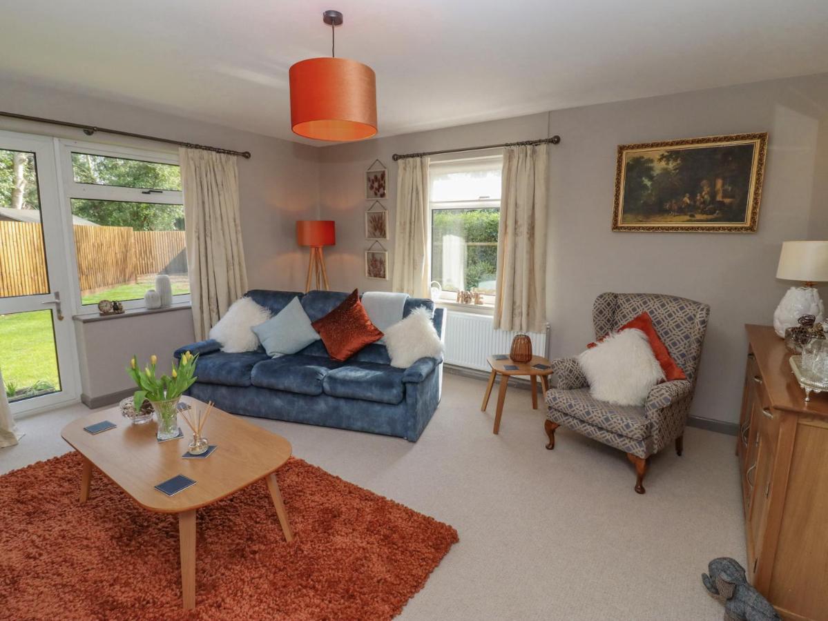 Robellen Corner Villa Banbury Exterior photo